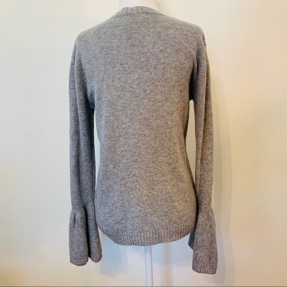 LUXE APOTHETIQUE Bell Sleeve Crewneck Sweater Gray Size Small - Picture 3 of 5